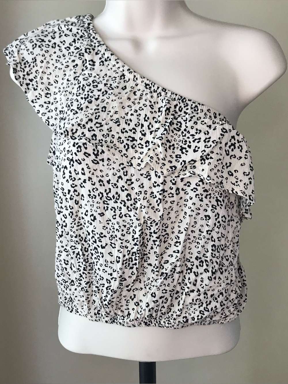 Hippie Rose Leopard Print One Shoulder Top Size S